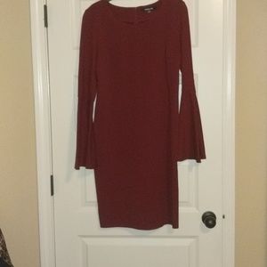 Bodycon bell-sleeve dress